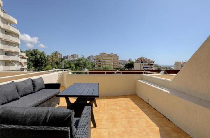 El Estudio De La Playa Benalbeach 324 Gran Terraza Vistas Al Mar Benalmádena Exterior foto